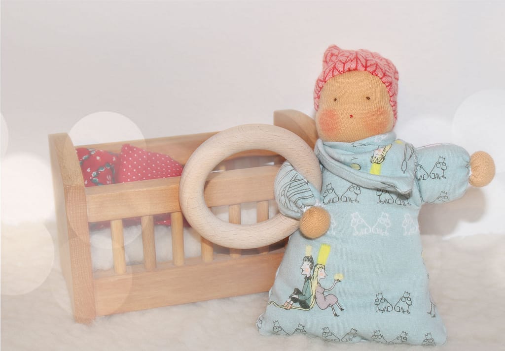 Stoffpuppen für Babys: Babyspielzeug zum Schmusen und Liebhaben